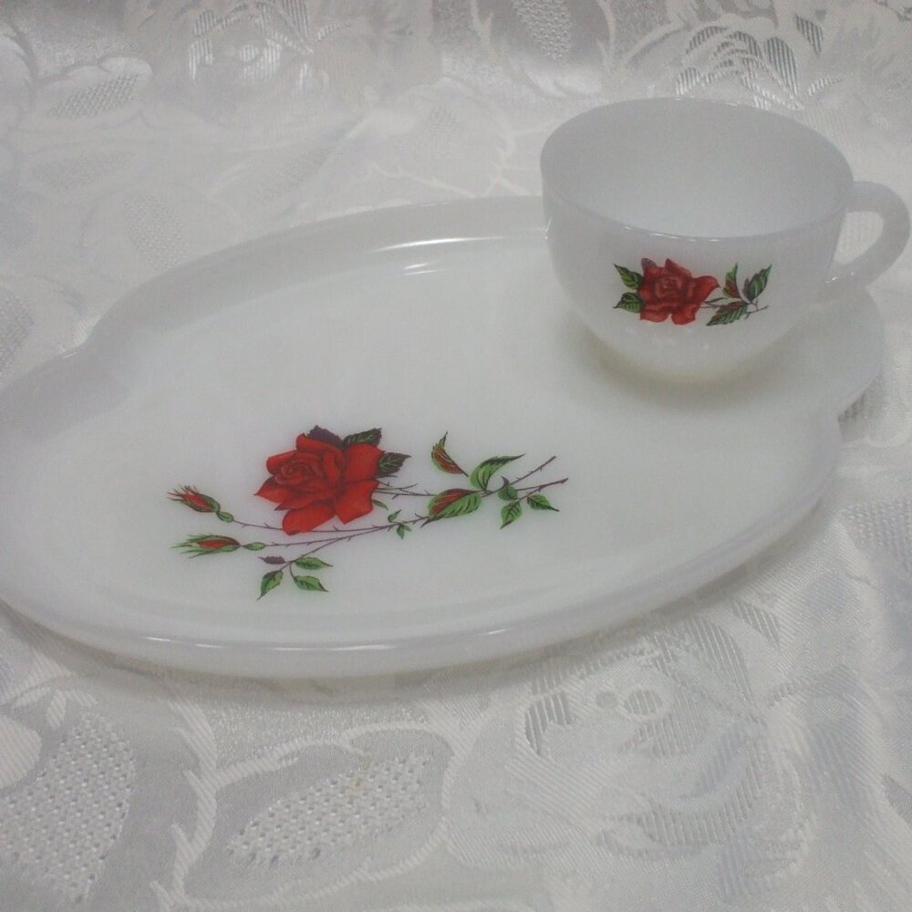 Roses 2 Pc Tea Cup And Snack Plate